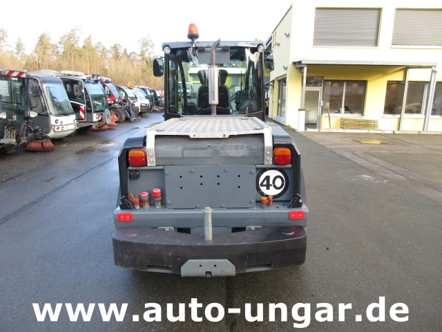 Kärcher - MIC 84 Geräteträger 4x4 mit Frontlader Hoflader Radlader Kommunalfahrzeug