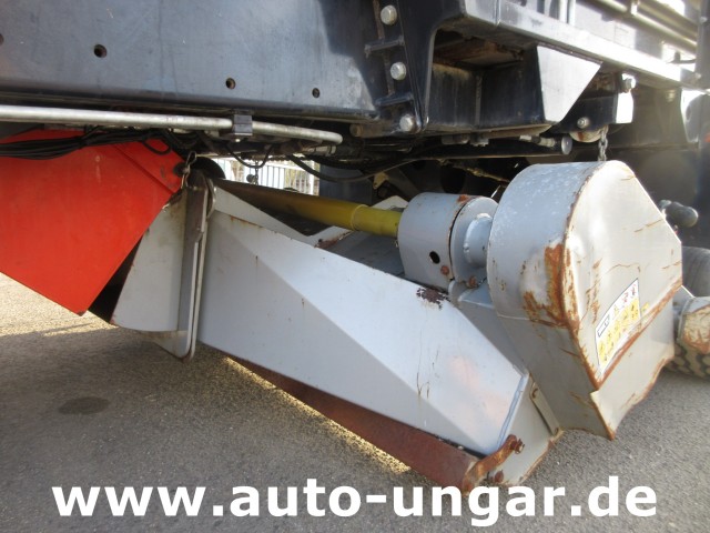 Trilo - S8 Kehrsaugwagen Baujahr 2015 sweep & collect Rasenkehrmaschine Laubsauger