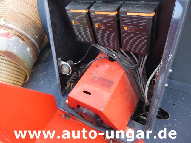 Trilo - S8 Kehrsaugwagen Baujahr 2015 sweep & collect Rasenkehrmaschine Laubsauger