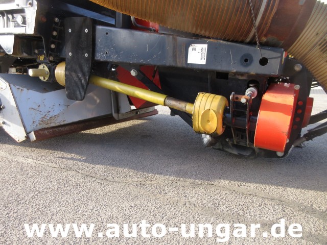 Trilo - S8 Kehrsaugwagen Baujahr 2015 sweep & collect Rasenkehrmaschine Laubsauger