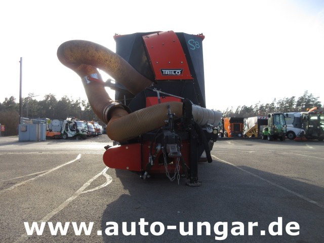 Trilo - S8 Kehrsaugwagen Baujahr 2015 sweep & collect Rasenkehrmaschine Laubsauger