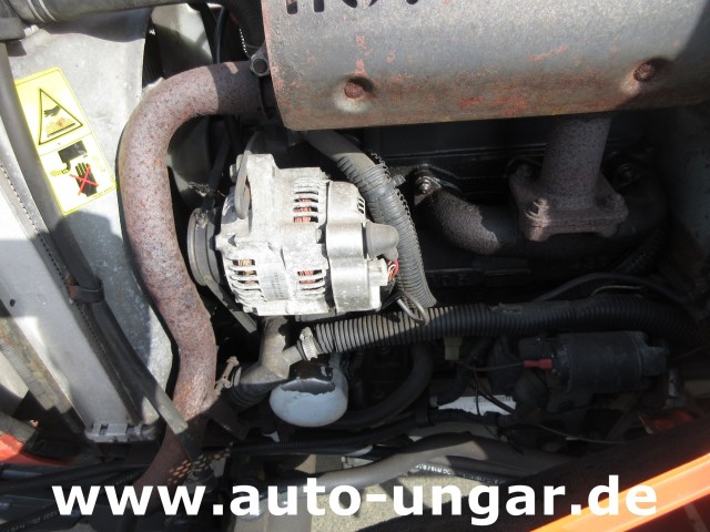 Kubota - B2410 4x4 Kommunaltraktor mit Winterdienstausrüstung Schneepflug & Streuer