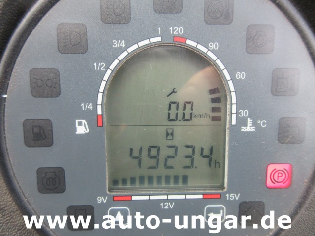 Nilfisk - CityRanger CR 3500 Schmidt Kehrmaschine 4x4 mit Kärcher Druckreiniger