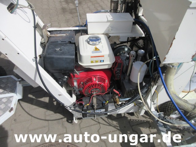 Graco - LineDriver Speeflo 4900 XLT Airless Roadmarking Machine Perls Computer