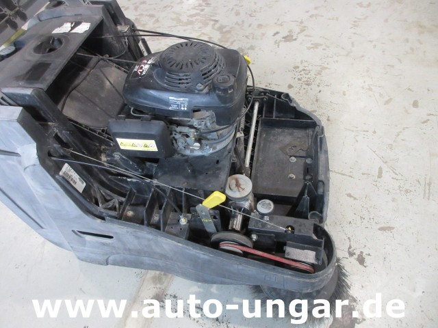 Kärcher - Professional KM75 / 40 W P Parkplatzkehrmaschine Honda Motor Antrieb