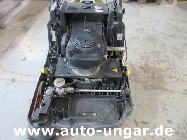 Kärcher - Professional KM75 / 40 W P Parkplatzkehrmaschine Honda Motor Antrieb