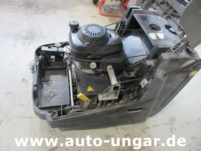 Kärcher - Professional KM75 / 40 W P Parkplatzkehrmaschine Honda Motor Antrieb