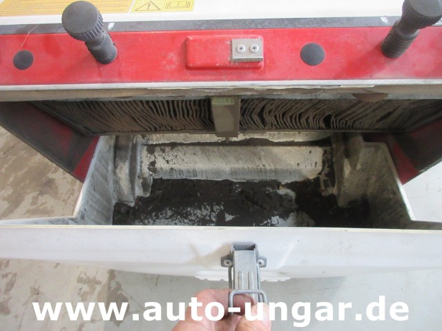 RCM - Brava 600 HT 1 Parkplatzkehrmaschine walk-behind sweeper mit Antrieb