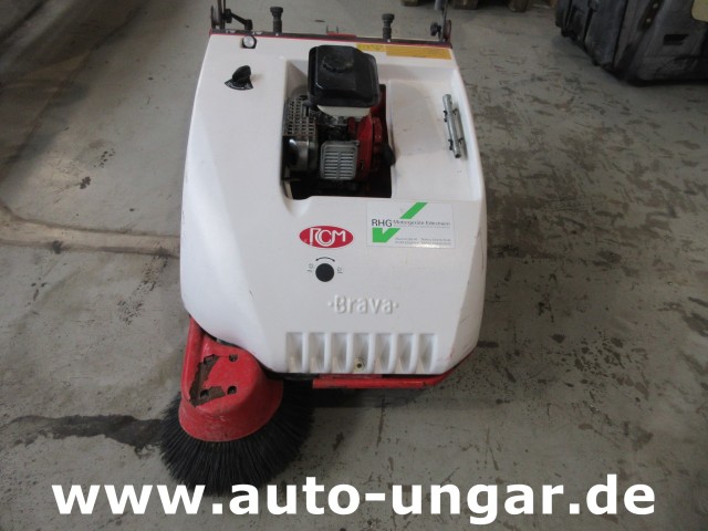 RCM - Brava 600 HT 1 Parkplatzkehrmaschine walk-behind sweeper mit Antrieb