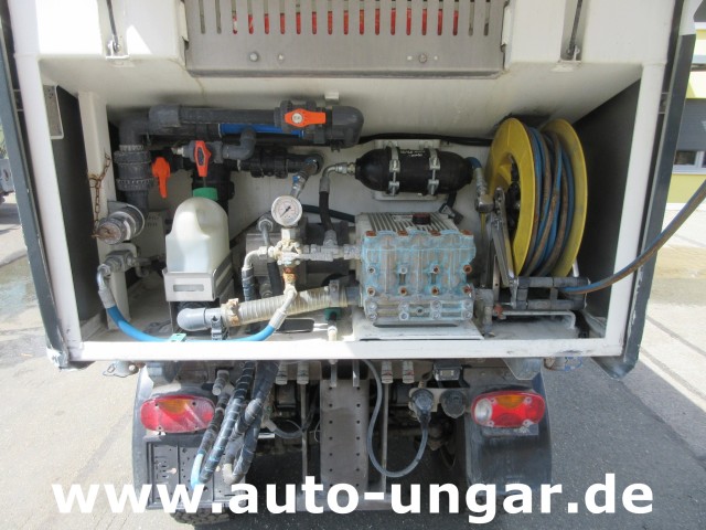 Holder - Rasco Muvo Cristal CH 3000 BP Schwemmfahrzeug 4x4x4 aus 2017 Streetwasher