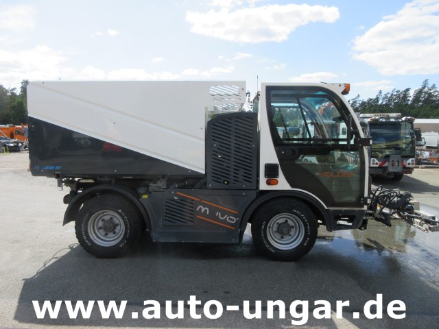 Holder - Rasco Muvo Cristal CH 3000 BP Schwemmfahrzeug 4x4x4 aus 2017 Streetwasher