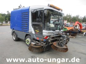 Ravo - 560 Kehrmaschine mit 3. Besen Euro 5 Baujahr 2013 Kommunalfahrzeug