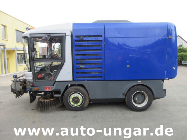 Ravo - 560 Kehrmaschine mit 3. Besen Euro 5 Baujahr 2013 Kommunalfahrzeug
