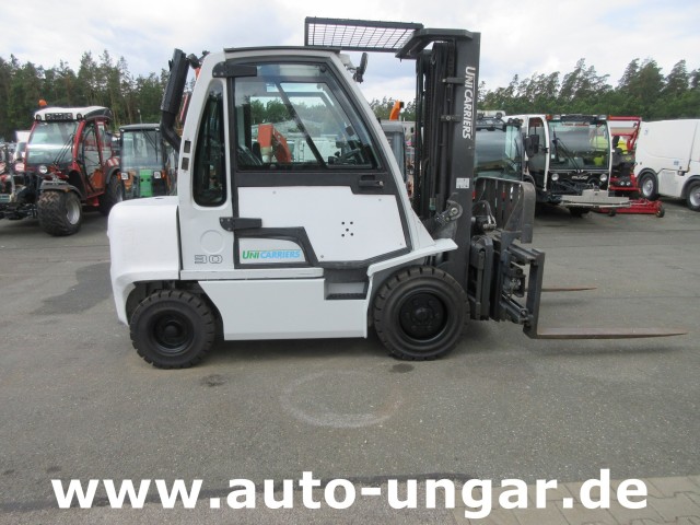 Nissan - DX 30 UniCarriers aus 2018 Meyer Drehgerät Diesel Zinkenversteller 470cm