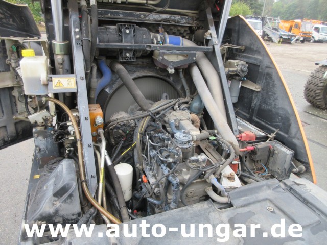 Johnston - CN 201 Kleinkehrmaschine Euro 6 Diesel Kehrmaschine