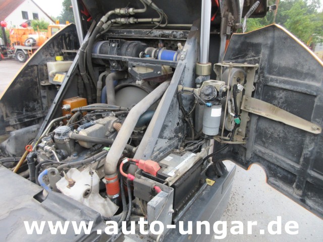 Johnston - CN 201 Kleinkehrmaschine Euro 6 Diesel Kehrmaschine