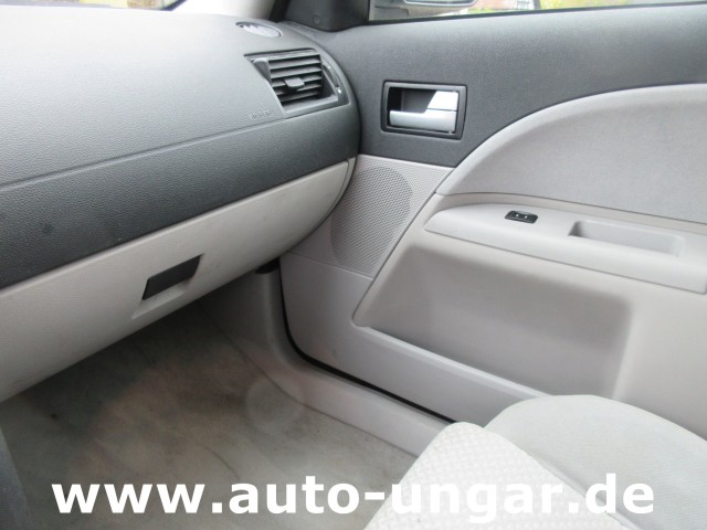 Ford - Mondeo Ghia 1.8l Benzin Limousine 1. Hand erst 47'km
